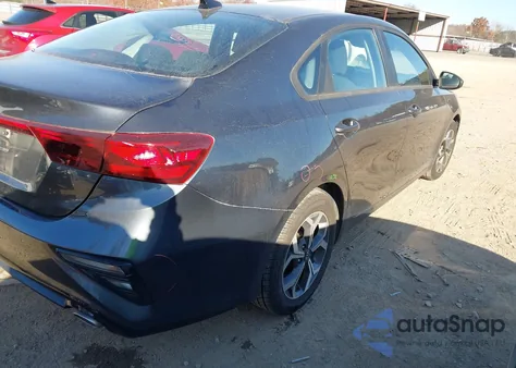 2021 Kia Forte Lxs z USA, uszkodzony, nr VIN 3KPF24AD2ME347548